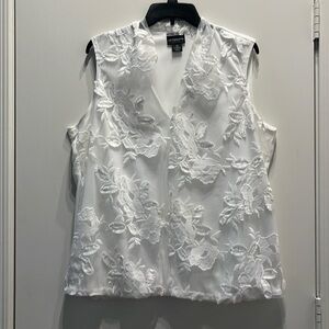 Liz Claiborne Sleevless Top With Lace Detail xl